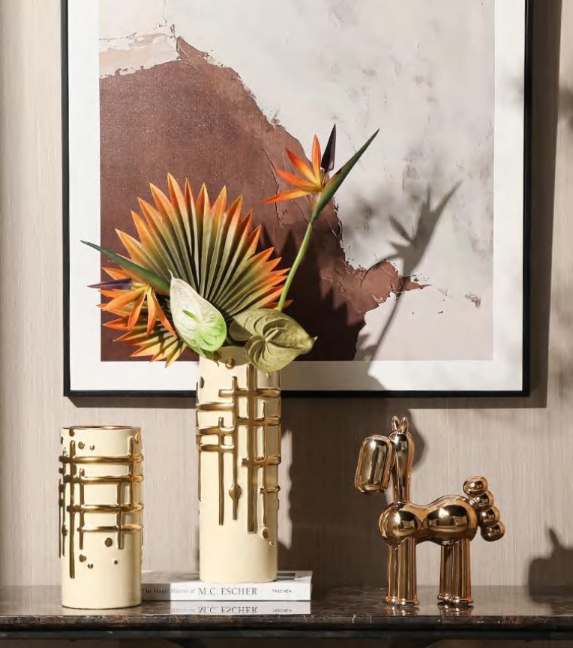 Linear Gold Ceramic Vases
